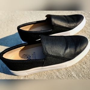 Vince Camuto Slip On Sneakers ● Black ● Size 6.5 M